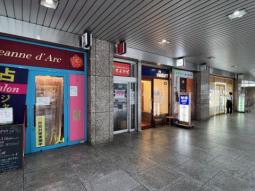 大阪駅前ビル　1階／7坪　立ち飲み店居抜き