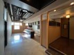 大阪府咲洲庁舎　2階／45坪　和食店居抜き