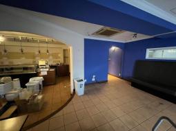 本町　1階／43坪　洋菓子店(カフェ併設)居抜き