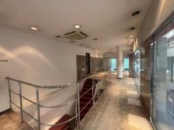 鶴橋駅徒歩2分　商店街に面する一棟貸店舗